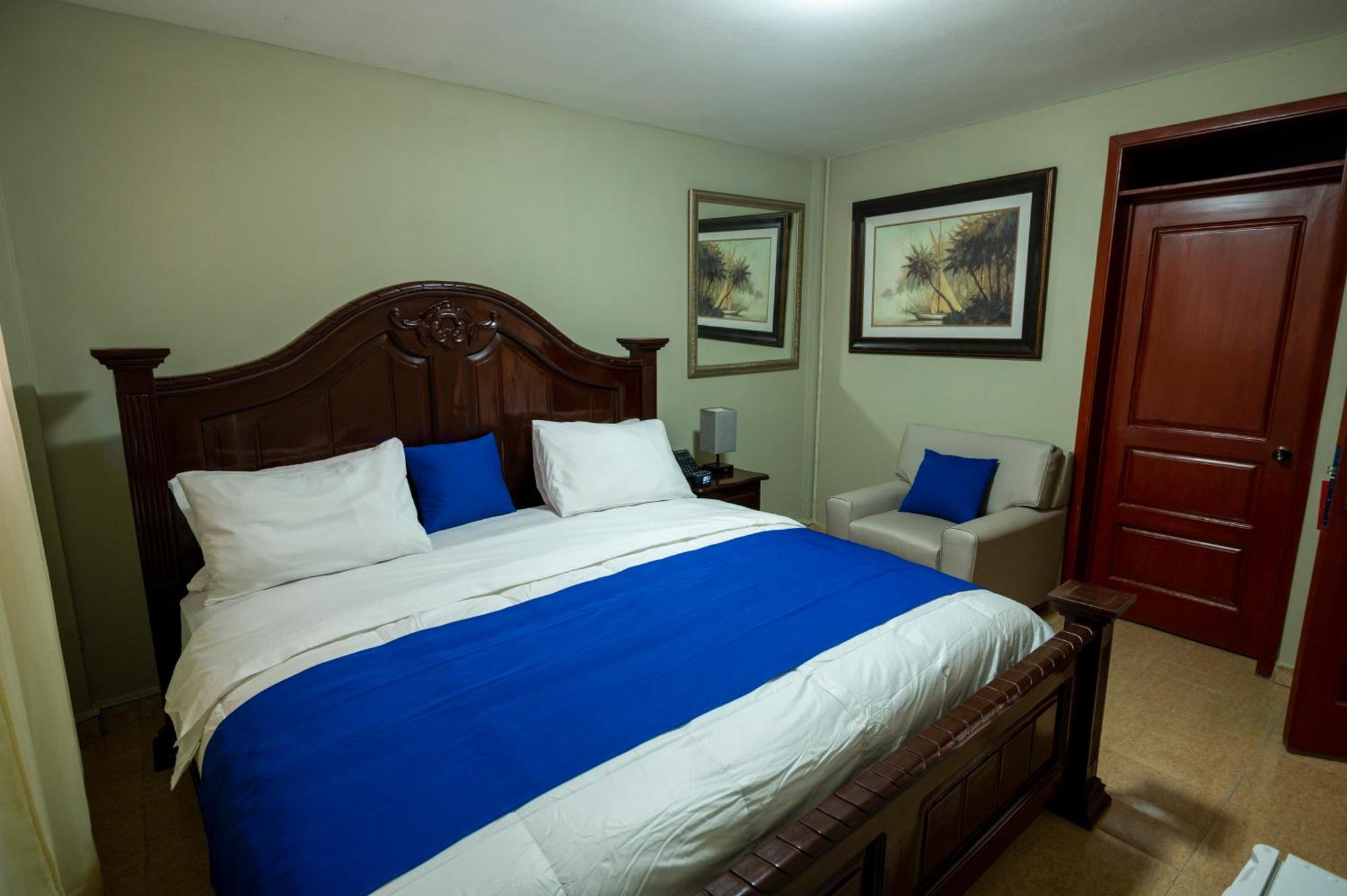 Vivy Hill'S Hotel Port-au-Prince Esterno foto